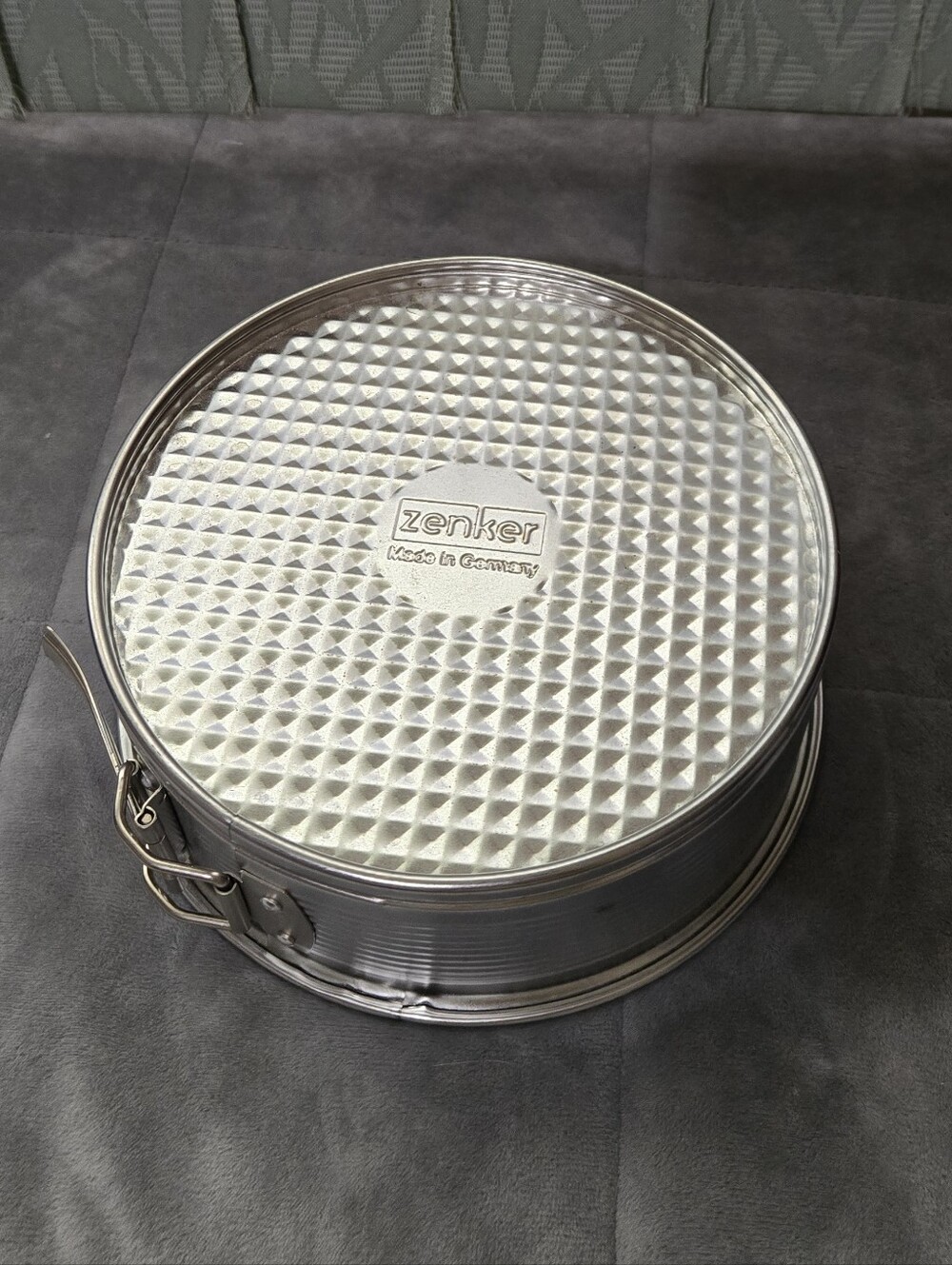 Zenker Spring Form Pan - Picture 3 of 4